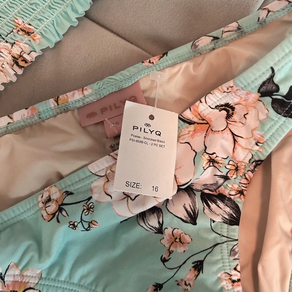 Clements Twins x PQ Swim - Picture 4 of 4